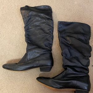 Mid-calf Nine West leather boots